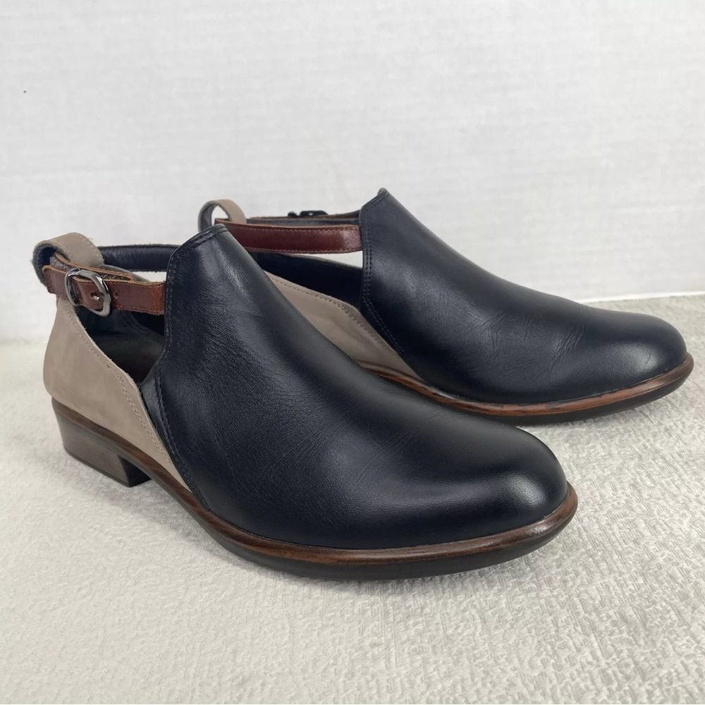 NAOT Kamsin Black/Tan Strap Leather comfort
Bootie Shoes